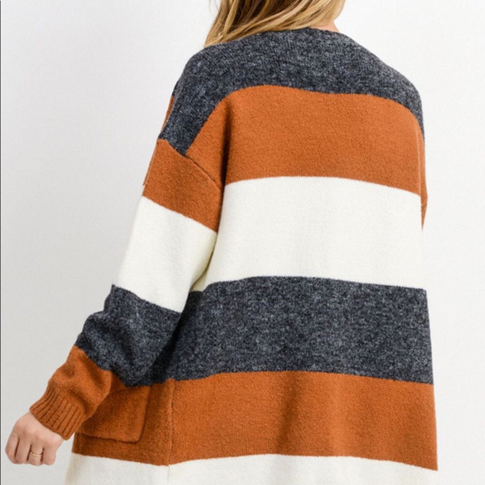 1 LEFT Mari Simple Chic Sweater Cardigan - Picture 2 of 4